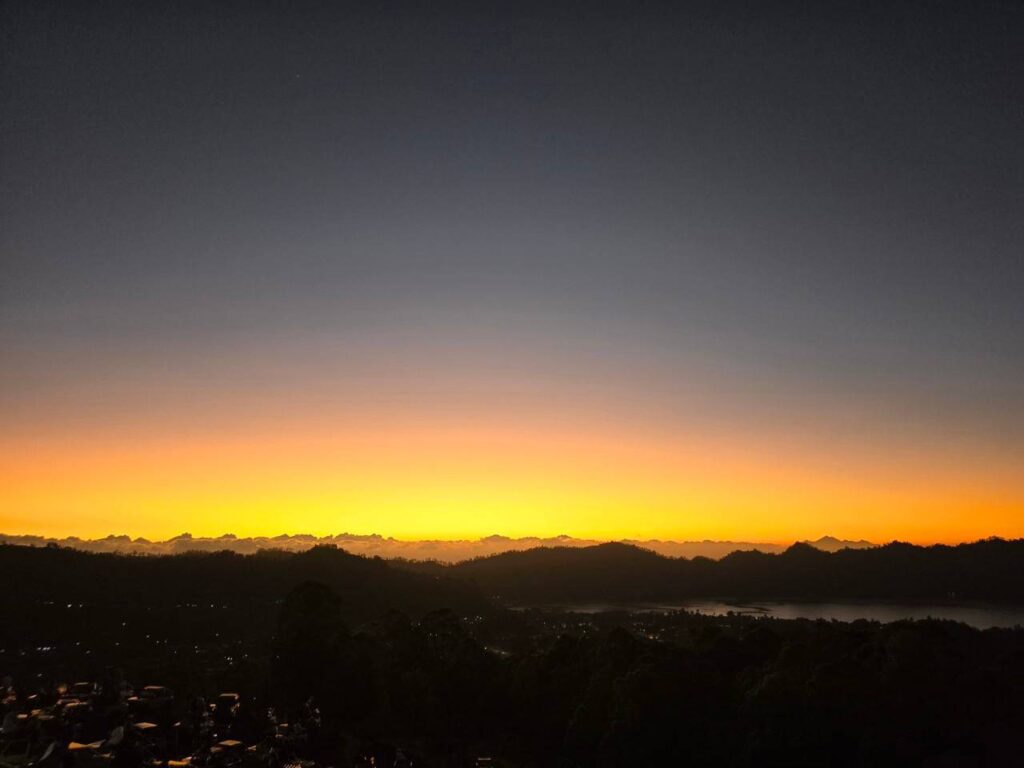 巴杜爾火山日出