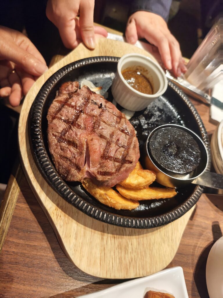 橫濱牛排微風店