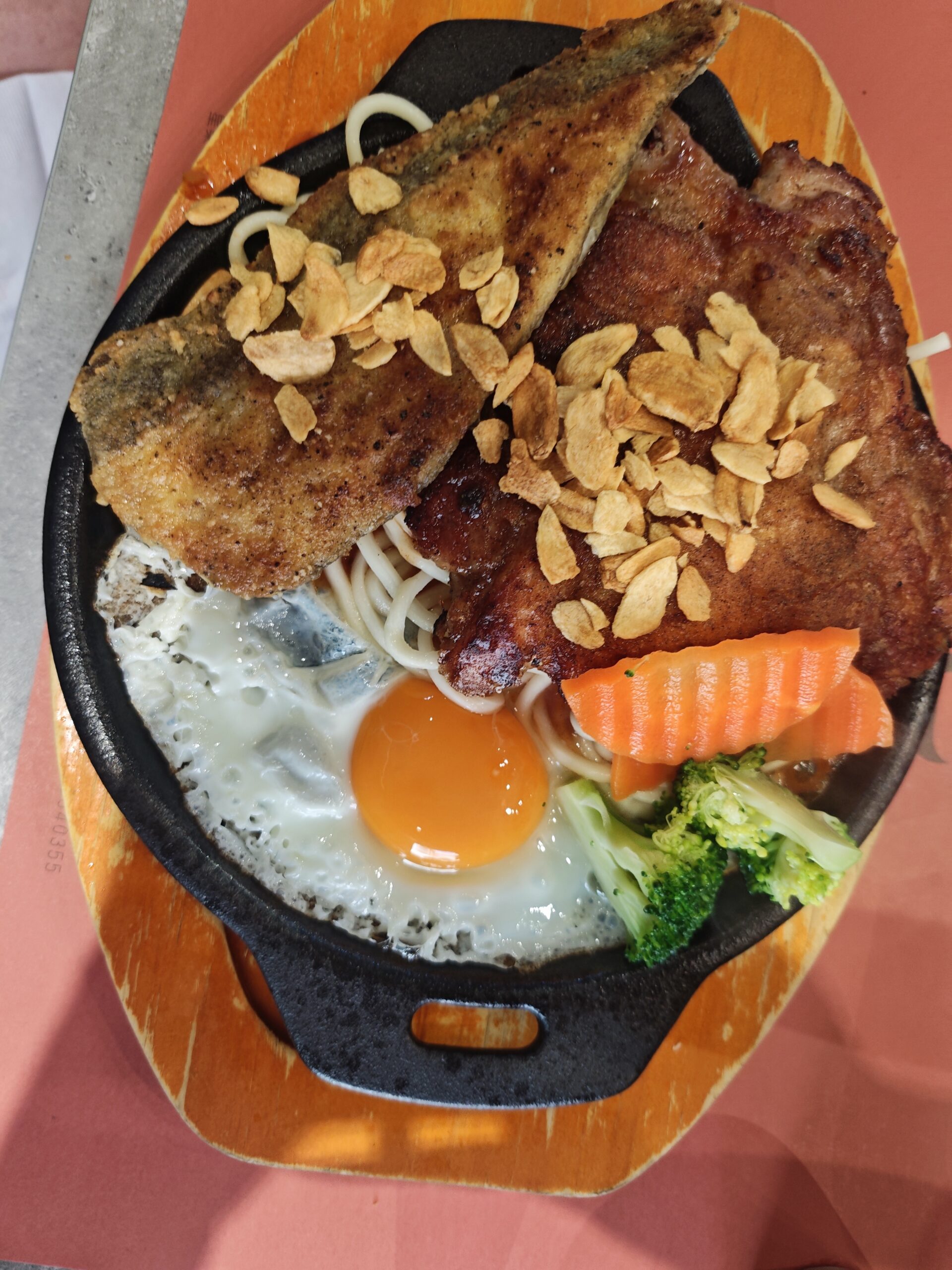 星樂牛排雙拼鐵板排餐