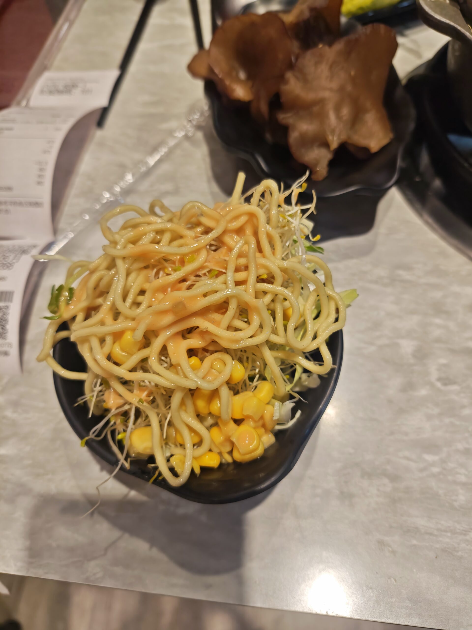 六扇門自助吧生菜沙拉與涼麵