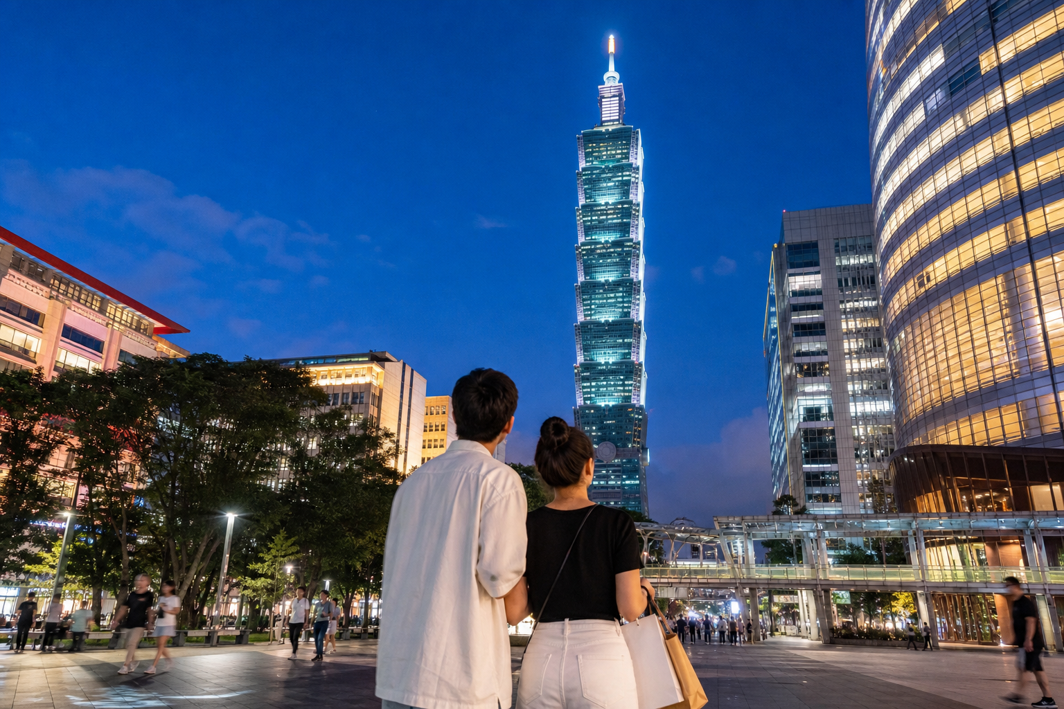 台北101與信義區夏夜街景